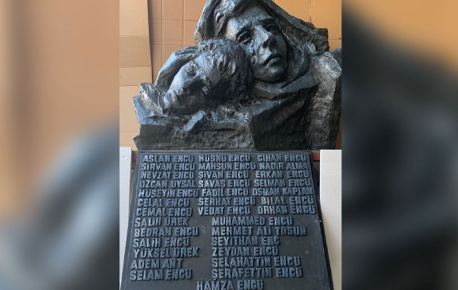 Roboski anıt heykeli.