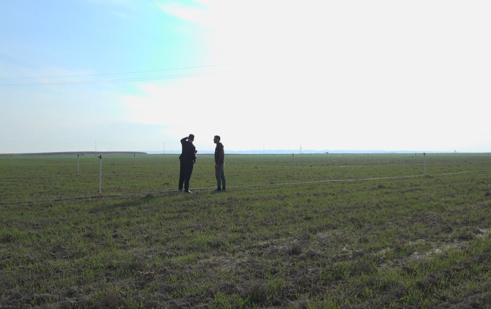 جووتیارێکی لەیلان کە 19 دۆنم زەویی داگیرکراوە: کەس فریامان ناکەوێت