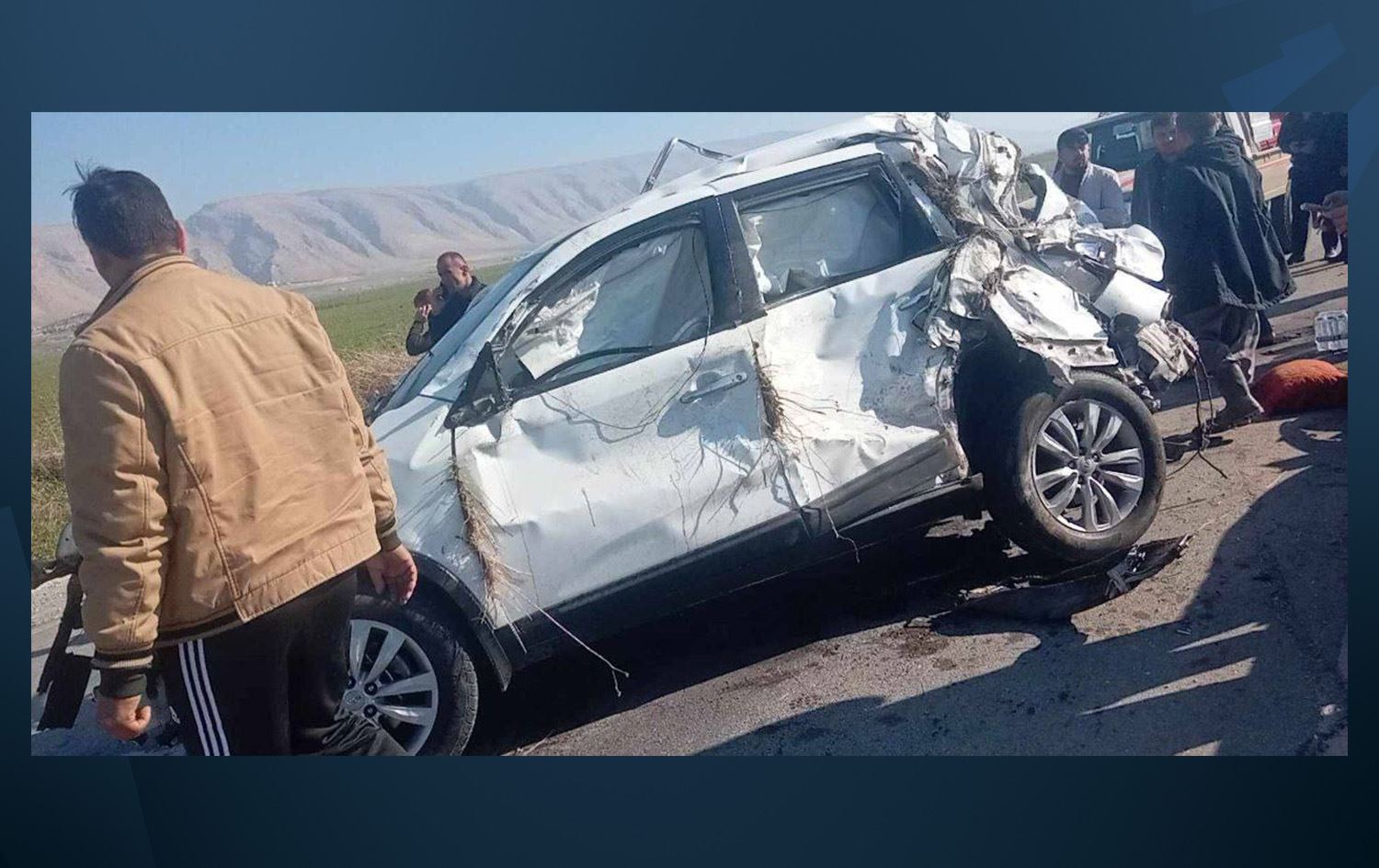 وێنەی ئۆتۆمبێلی قوربانییەکان.. پەیامنێری رووداو لەبەردەم نەخۆشخانەی هەریر زانیارییەکان دەخاتەڕوو