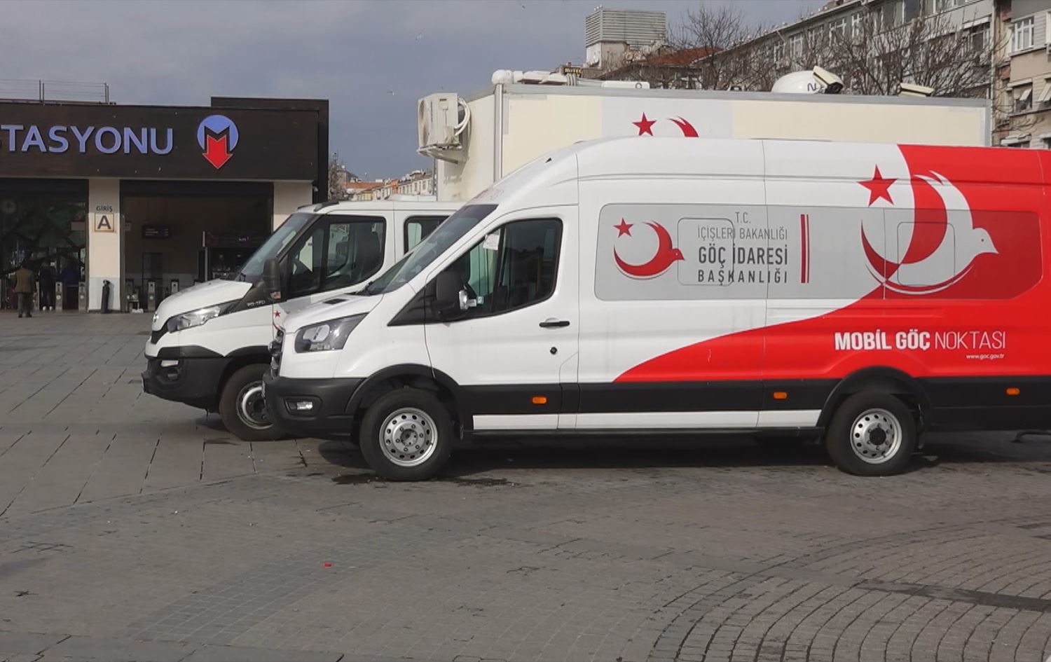 Zextên li ser penaberên Sûriyeyî di sala nû de jî berdewam in: Otomobîlên koçê yên mobîl