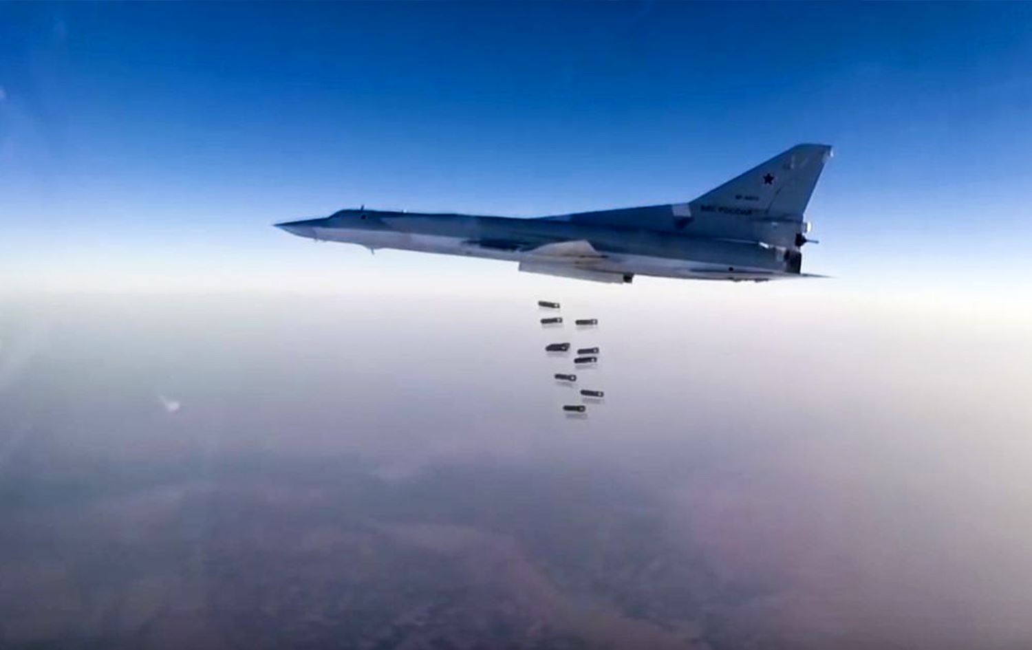 فڕۆکەکانی رووسیا و سووریا داعش بۆردوومان دەکەن