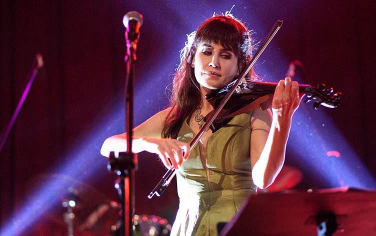 Rewşan dê li Îzmîr û Antalyayê konseran bide