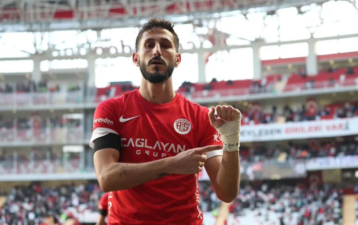 Lîstikvanê futbolê yê Antalyasporê yê Îsraîlî Sagiv Jehezkel