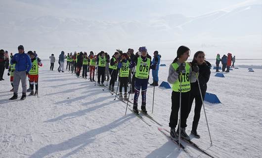 Yüksekova'da Kayaklı Koşu Yarışması: ‘Türkiye’deki en kaliteli kar burada’