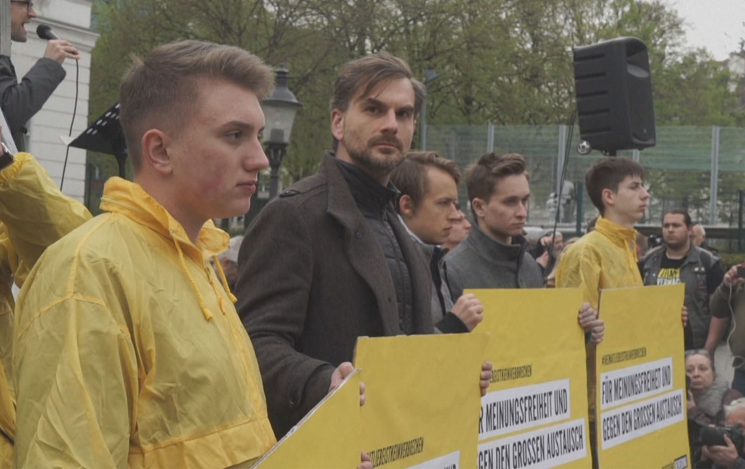 دژی پلانی راستڕۆکانی ئەڵمانیا بۆ دەرکردنی کۆچبەران خۆپێشاندان دەکرێت