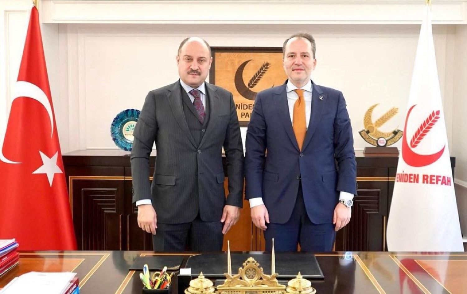 Parlamenterê berê yê AK Partiyê yê Rihayê Mehmet Kasim Gulpinar tevlî Partiya Yeniden Refahê bû