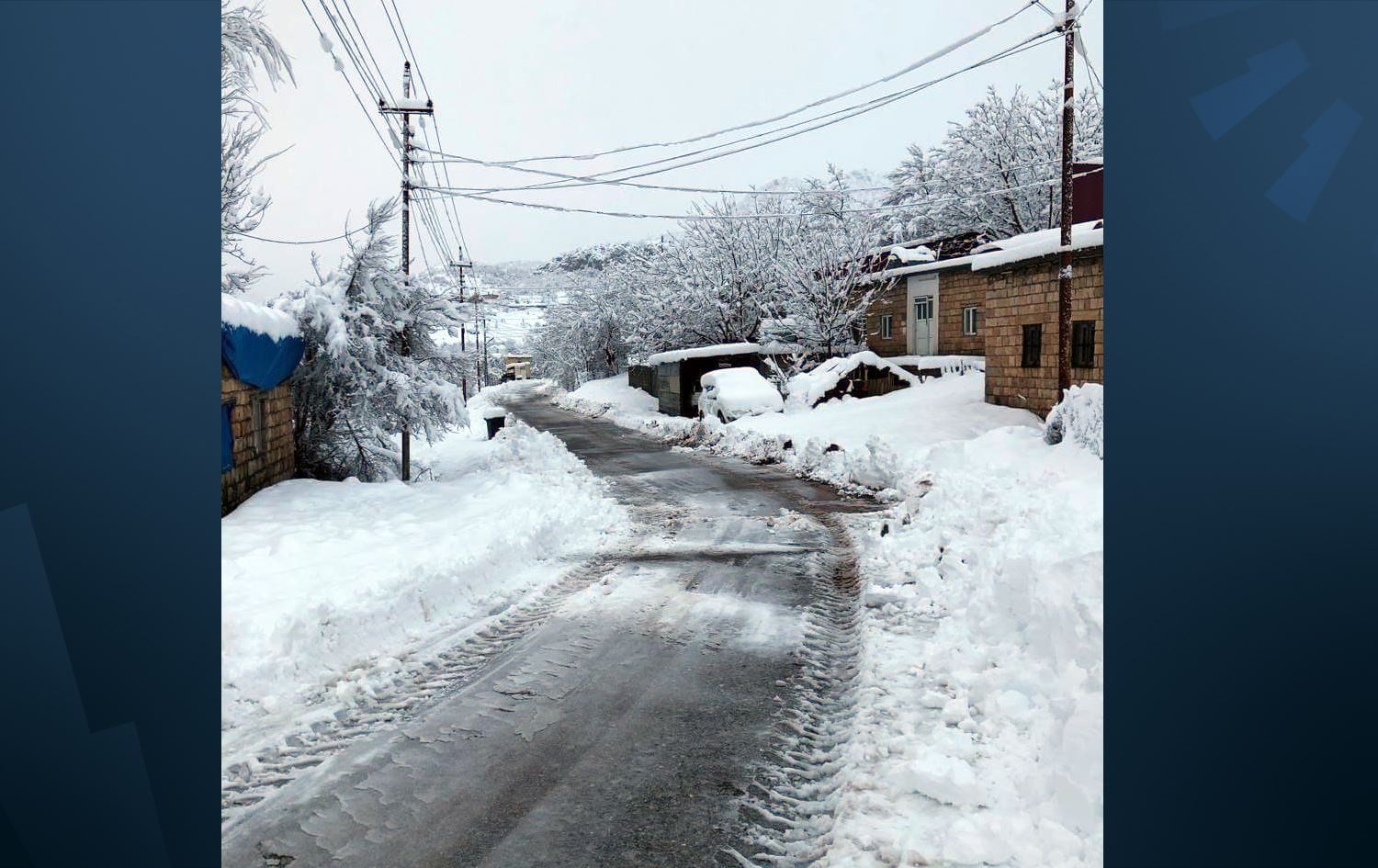 بەهۆی بەفربارینەوە رێگەی دەروازەی سەرزێڕ داخرا