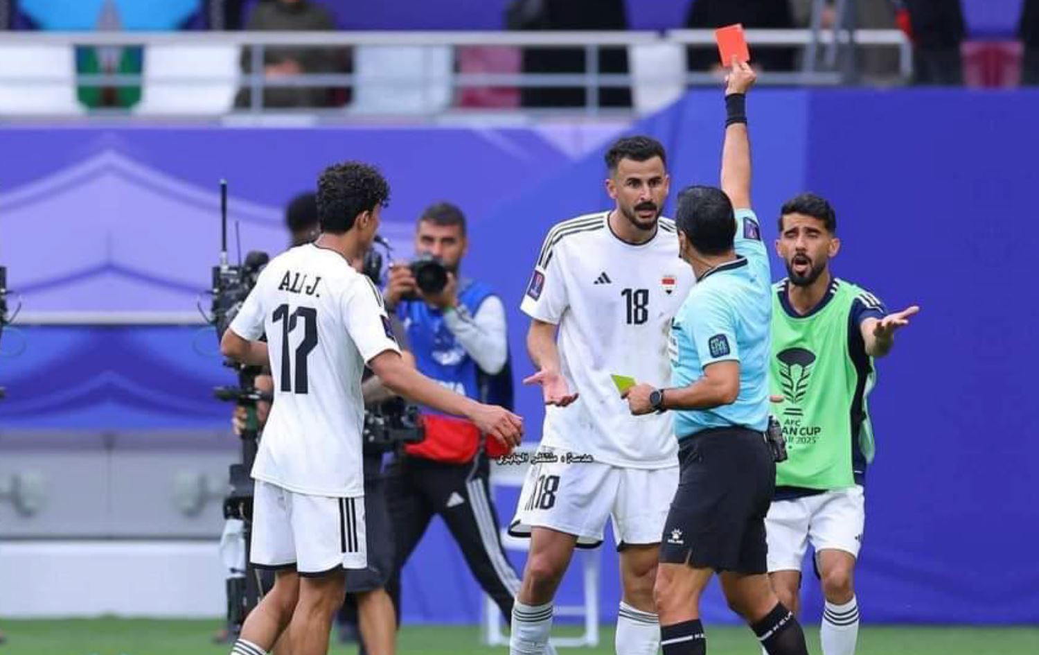 أيمن حسين مخاطباً الحكم الايراني: الله يُمهل ولا يُهمِل