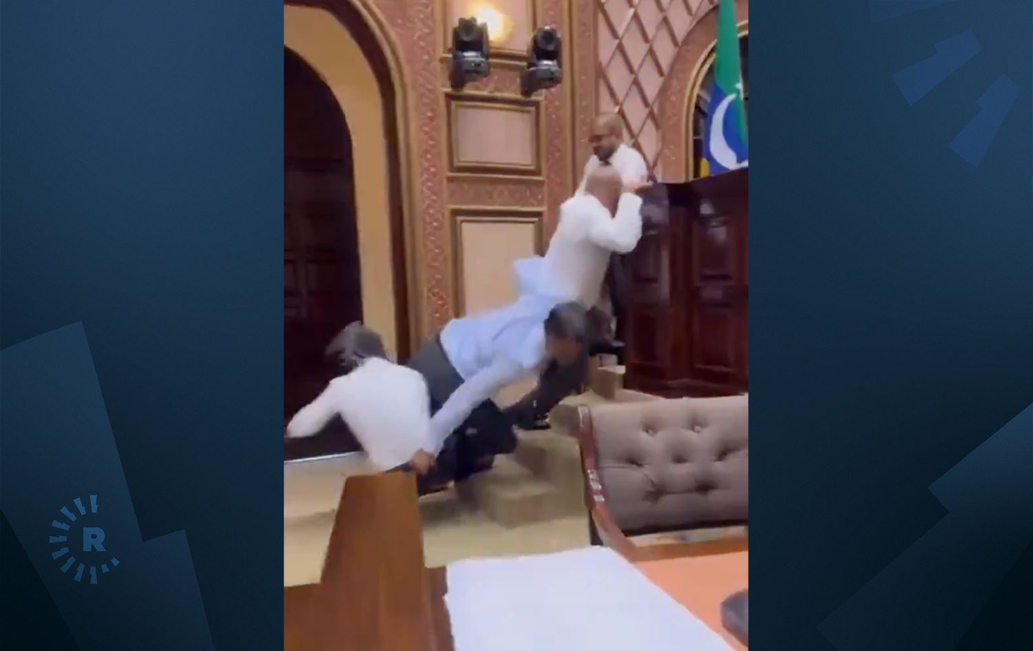 Parlamenterên hikûmetê û yên mixalefetê bi hev ketin