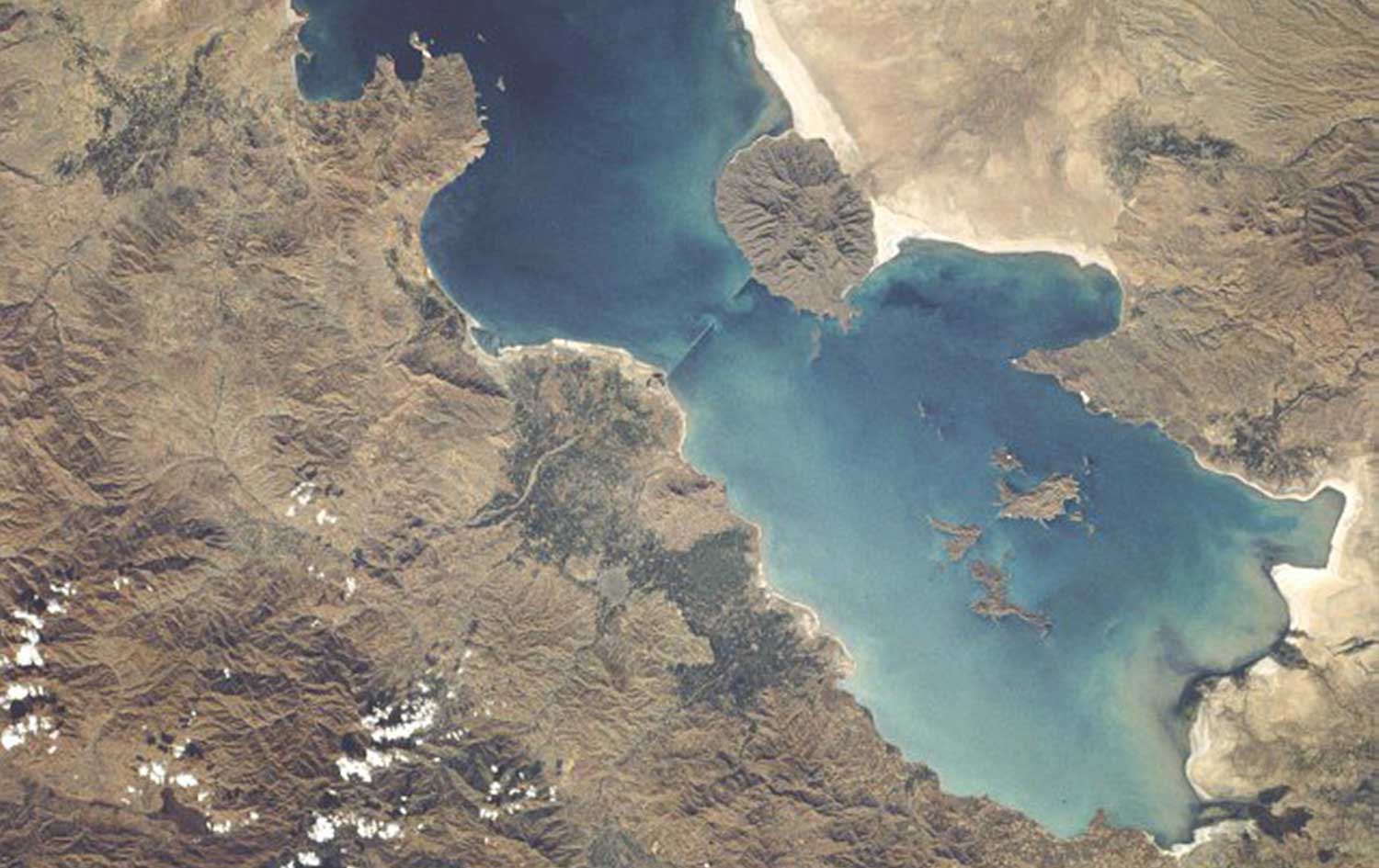 ئاستی ئاوی دەریاچەی ورمێ بەهۆی بەردانەوەی ئاوی بەنداوەکانەوە بەرزبووەتەوە