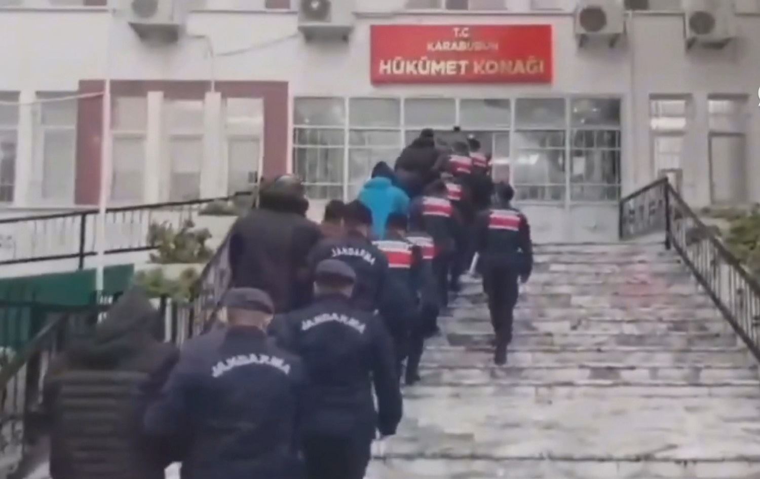 Bi hinceta qaçaxçitiya koçberan 123 kes hatin desteserkirin / Wêne: AA