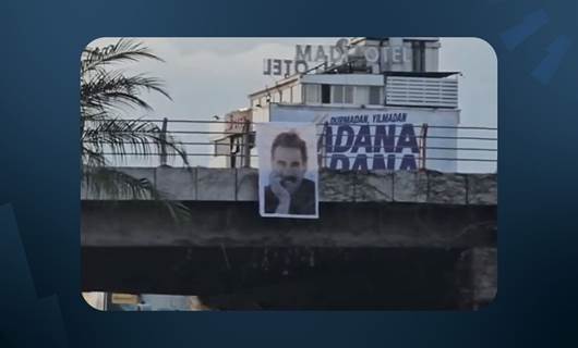 Abdullah Öcalan'ın posteri Adana'da köprüye asıldı - Ekran alıntısı
