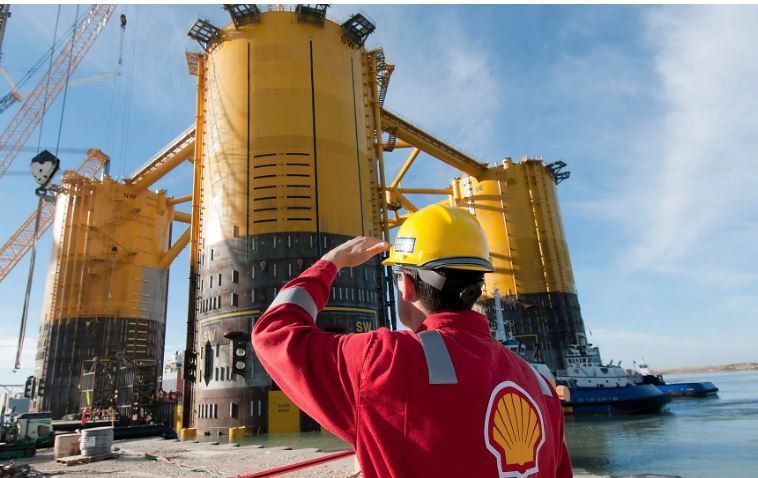 Irak'taki Shell şirketinde çalışan bir işçi