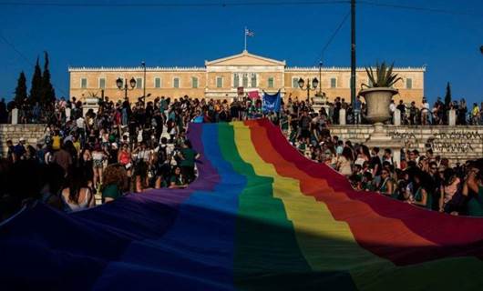 Yunanistan'da eşcinsel evlilik için düzenlenen destek gösterisinden kare