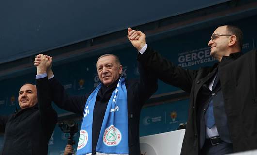Erdoğan (ortada) Rize mitingine katıldı. / AA