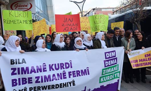 Van’da Kürtçenin resmi dil olması için yürüyüş düzenlendi