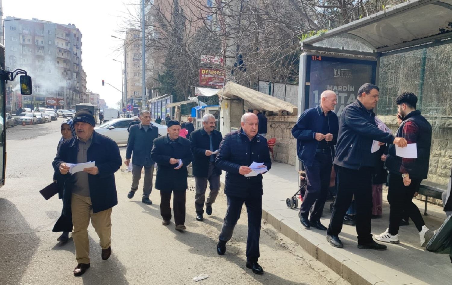 PWKyê li kolan û qadên Amed, Mêrdîn û Êlihê borşurên bi Kurdî belav kirin