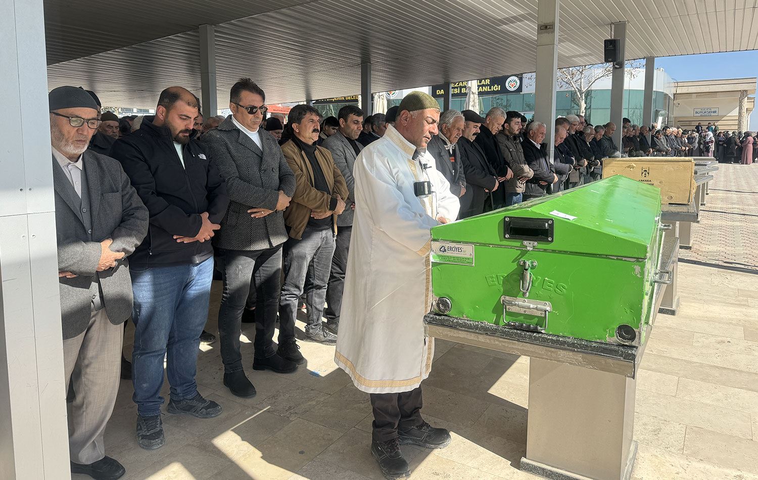 Dede ve torunu, Malatya Yeşiltepe Şehir Mezarlığı'nda toprağa verildi. / AA