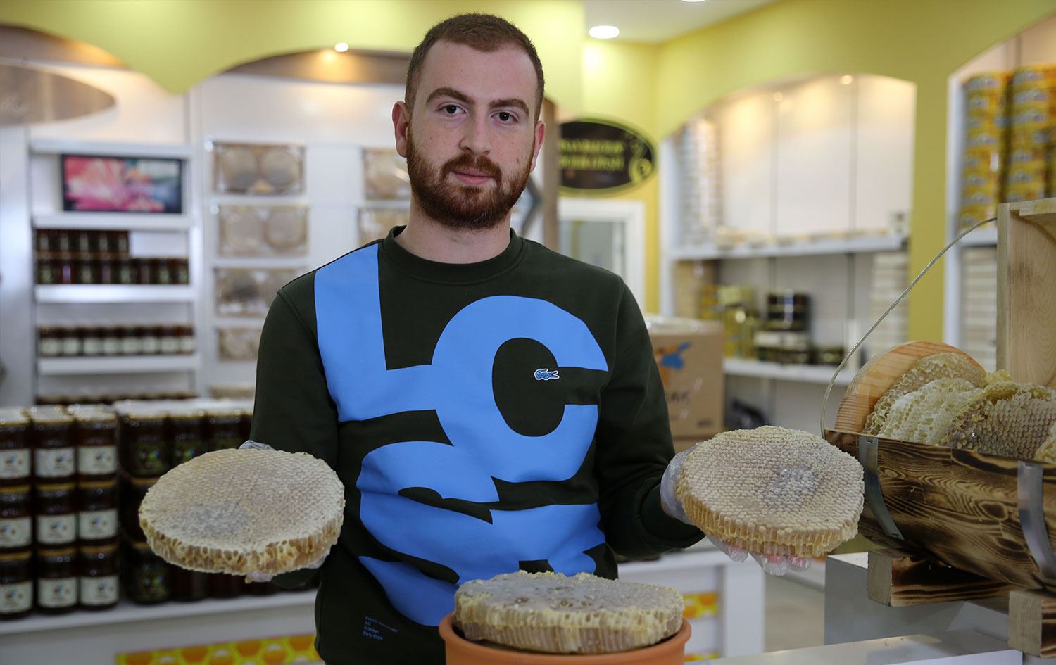 Bitlisli arıcı Serdar Nevzat Ersan Foto: AA