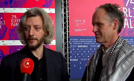  “En İyi Film” ödülünü alan Fransız yönetmenler Guillaume Cailleau ve Ben Russell
