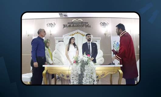 Diyarbakır'da düzenlenen evliliklerden bir kare