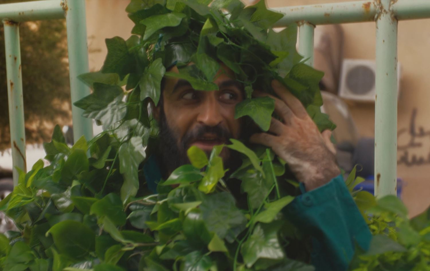 رێشان حەمۆ، رۆڵی کارەکتەری (حەمە حەیوان) لە فیلمەکەدا دەگێڕێت