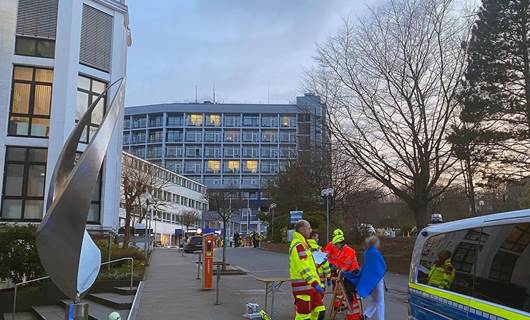 Almanya'da silahlı saldırgan hastanede çok sayıda kişiyi rehin aldı