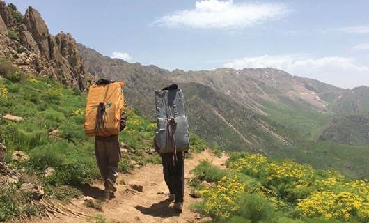 2 kolberên di navbera Başûr û Rojhilatê Kurdistanê de/Wêne: Fazil Hewramî