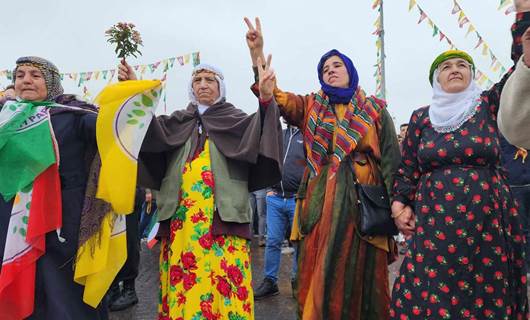 Diyarbakır’da yüzbinlece kişi Newroz'u kutluyor