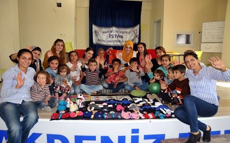 Kobanili akranları için oyuncak yaptılar