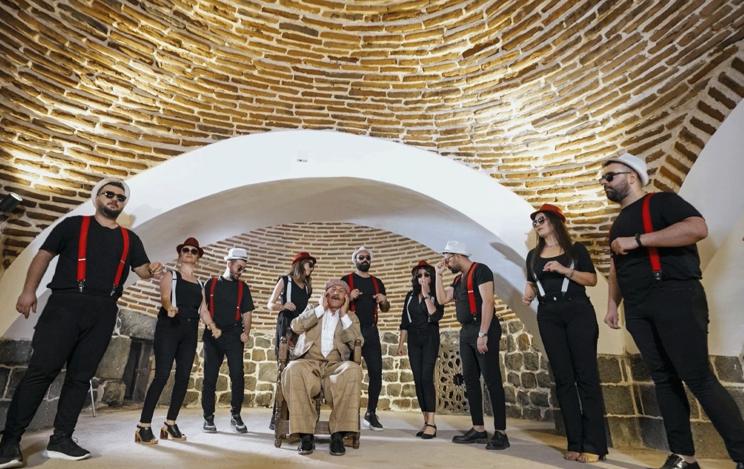 Li Amedê dengbêjî û akapellayê dengê xwe kir yek / Wêne: AA