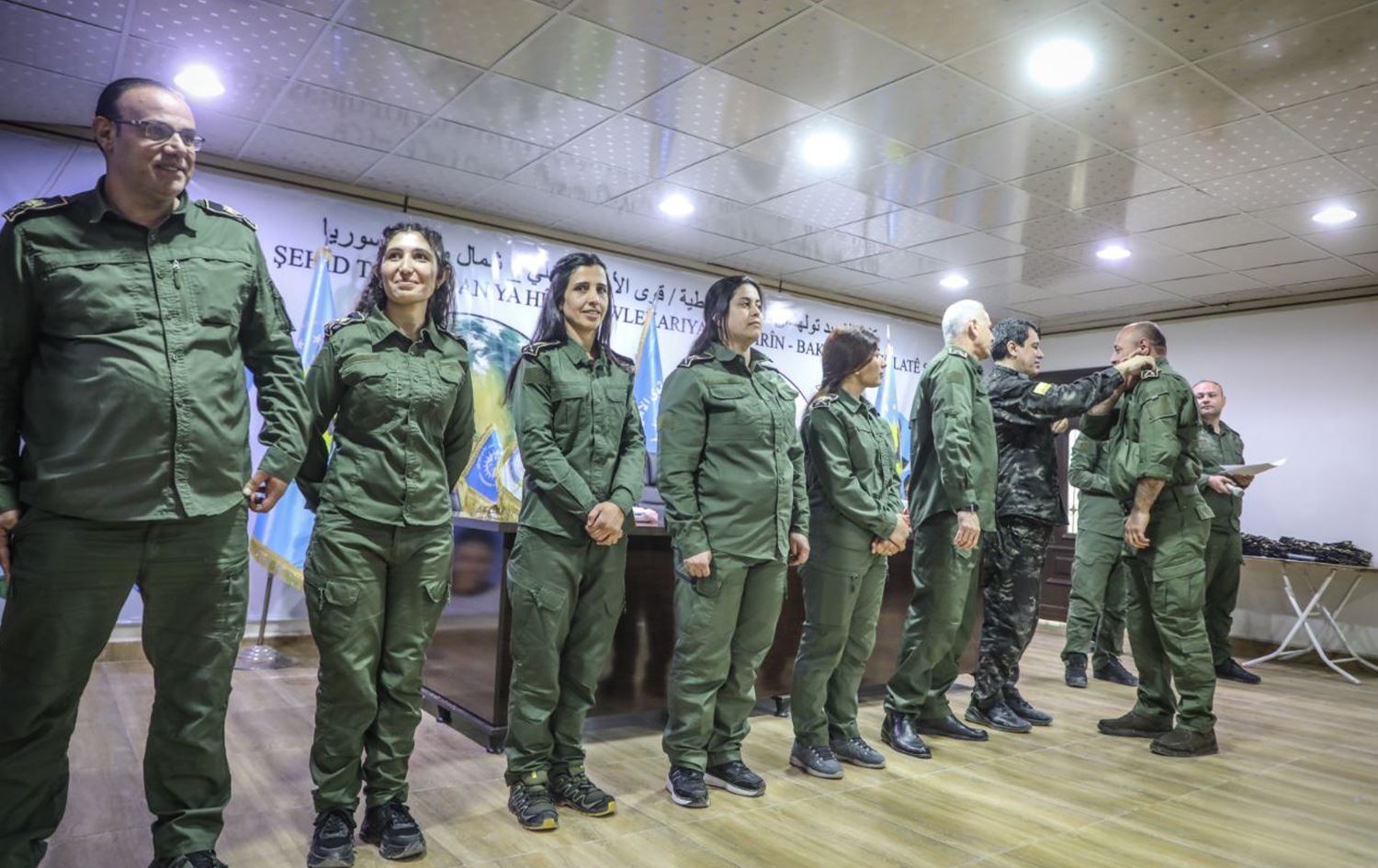 Li Rojavayê Kurdistanê 228 efser der çûn/Wêne: Asayişa Rojava