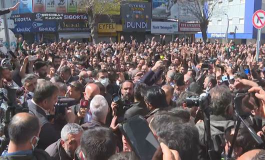 Protests erupt in Turkey against Van mayor decision