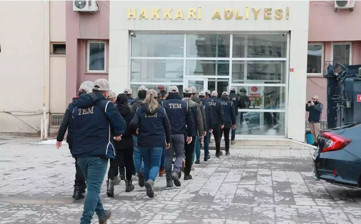 Dema kesên desteserkirî vediguhêzin Edliyeya Colemêrgê / Wêne: Arşîv