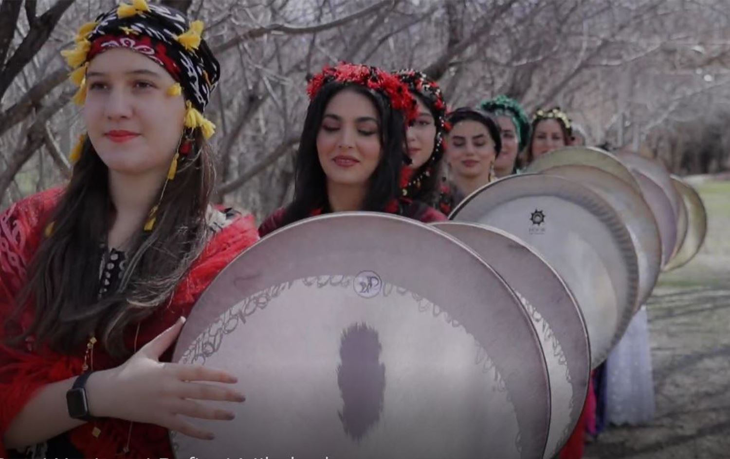 گرووپی خانمانی دەفژەنی مهاباد