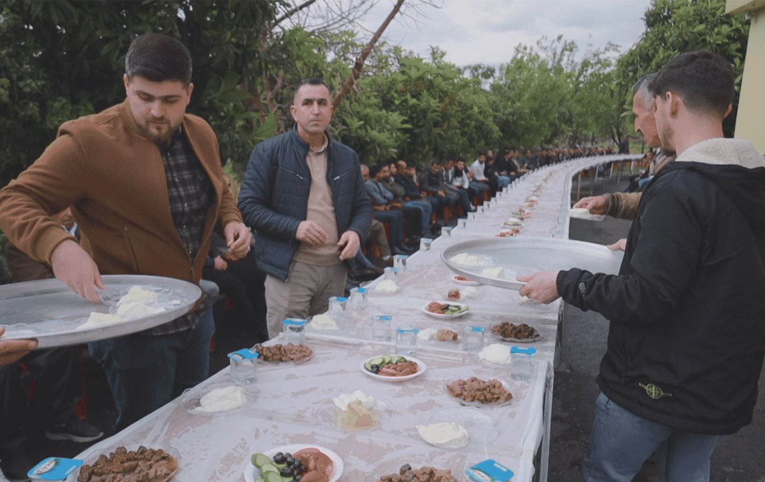 لە گوندێکی زاخۆ چینوتوێژە جیاجیاکان بەیەکەوە جەژنی رەمەزان پیرۆز دەکەن