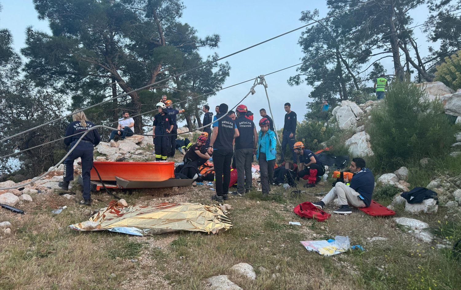 Cihê ku kabîna teleferîkê ketibû xwarê/Wêne: AA