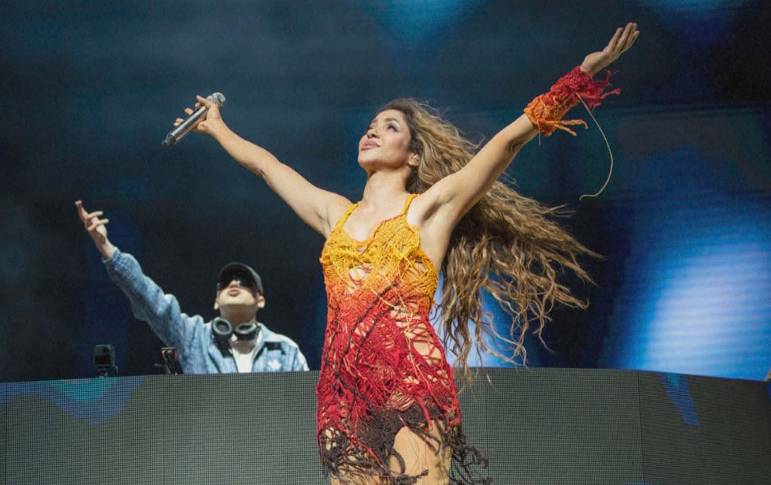 شاکیرا زنجیرە کۆنسێرتێک سازدەکات