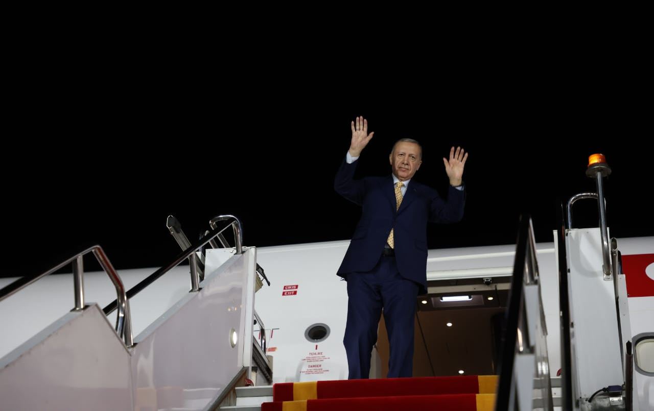 ئەردۆغان لە کاتی ماڵئاواییکردن و جێهێشتنی هەولێر.