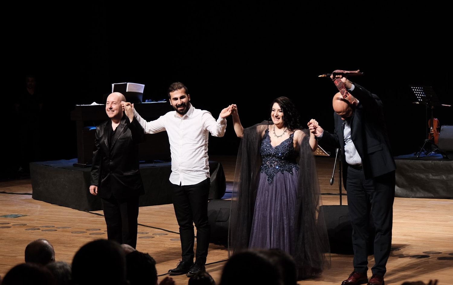 Pervin Chakar'ın konserine çok sayıda kişi katıldı - Foto: Qesim/Botan Times 
