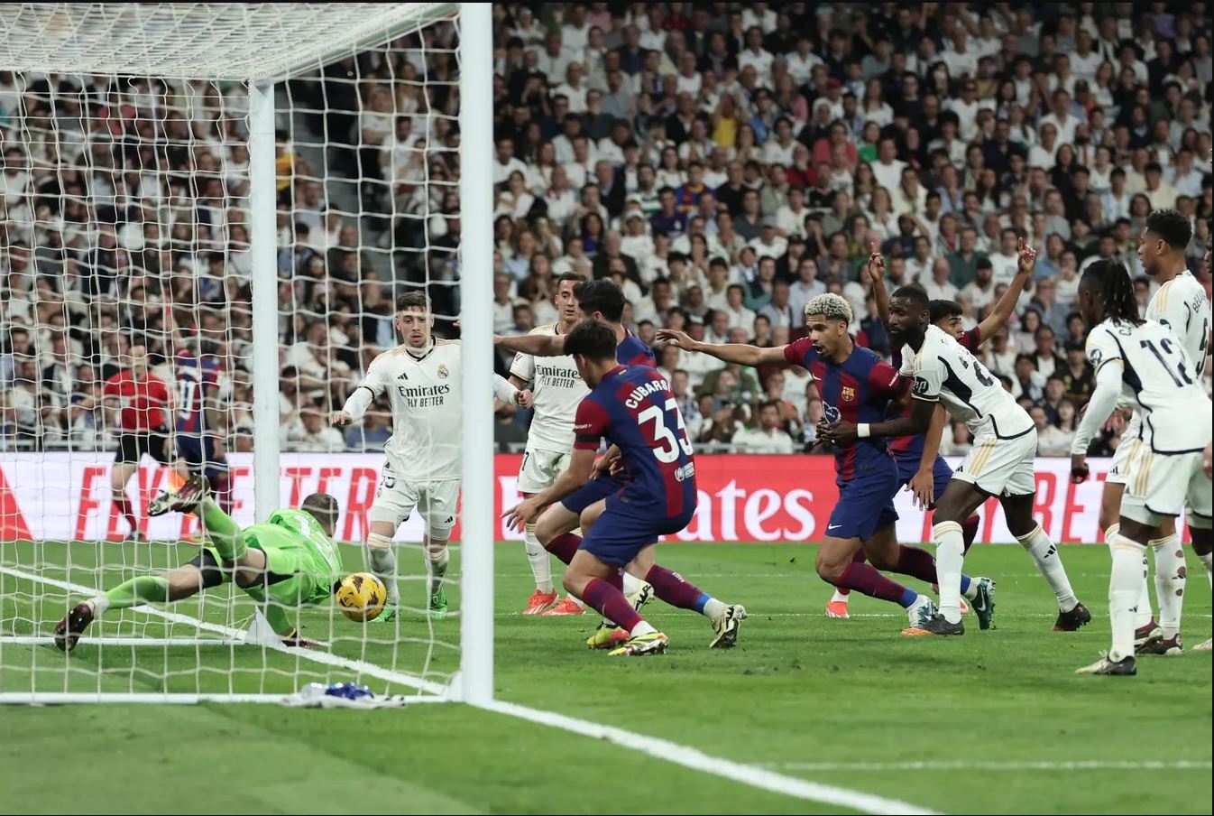 گۆڵە رەتکراوەکەی لامین یامال لە کلاسیکۆدا