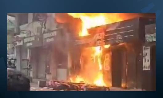 المطعم الذي التهمه حريق في بيروت - الوكالة الوطنية