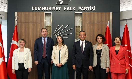 DEM Parti Eş Genel Başkanları Tuncer Bakırhan ve Tülay Hatimoğulları: CHP Lideri Özgür Özel'i ziyaret etti