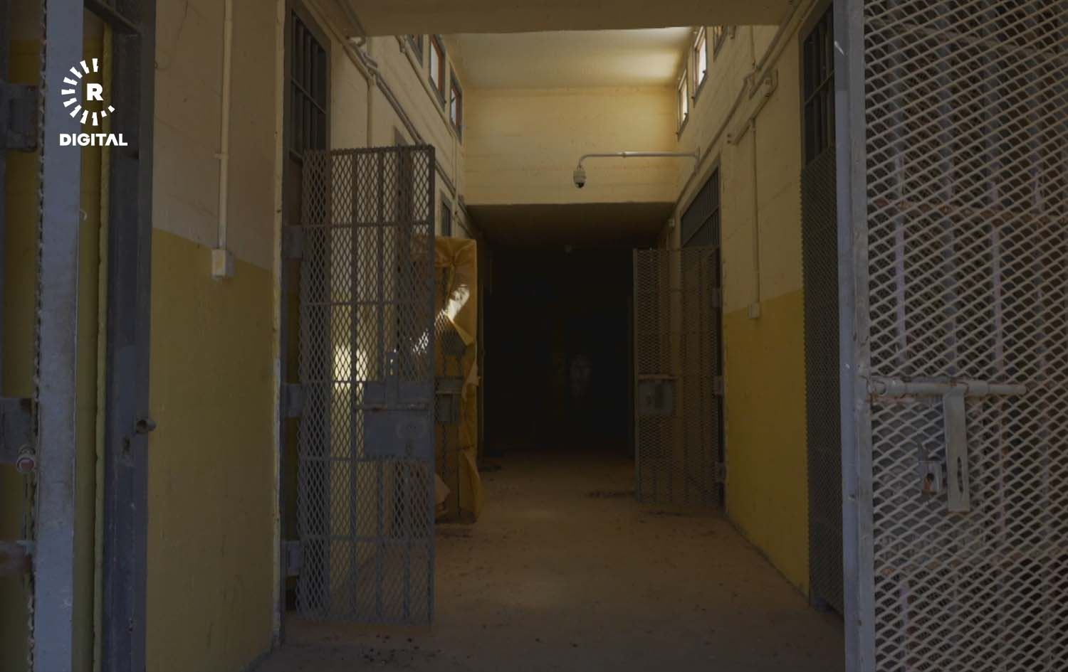 دیمەنێک لە بەڵگەفیلمی "ئەبو غرێب"