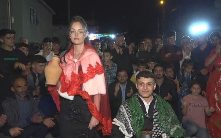 Aşkları sınır tanımadı: Polonyalı geline 2 gün 2 gece Kürt düğünü