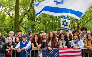 New York'taki üniversitelerde ve kolejlerde İsrail lehine ve aleyhine protestolar devam ederiyor. / Foto: Spencer Platt/Getty Images/AFP