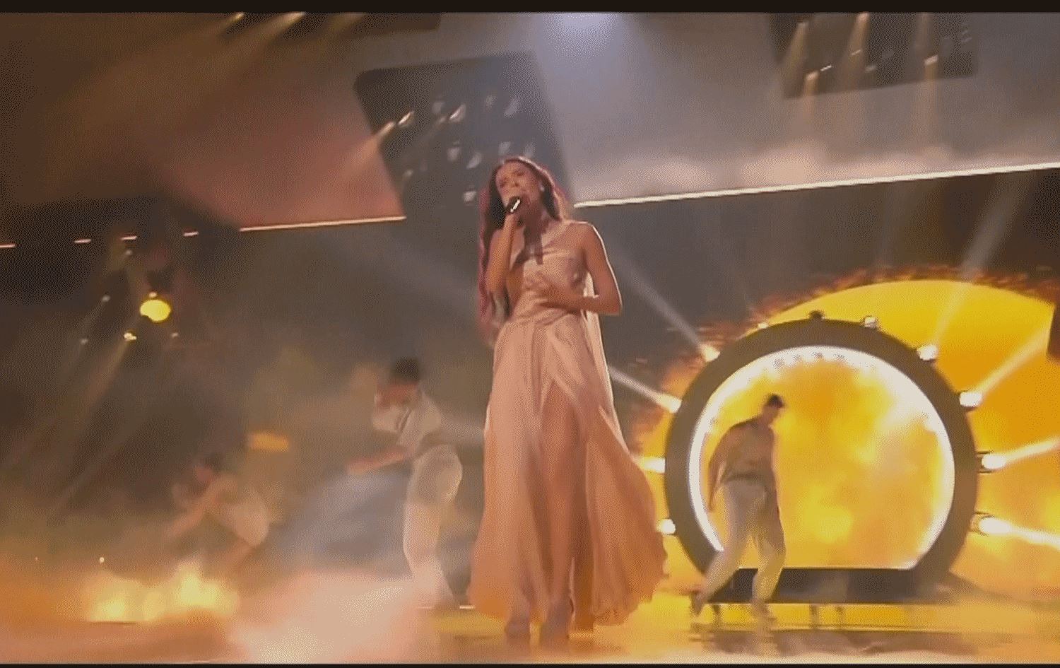 هونەرمەندێکی ئیسرائیلی ناچار دەکرێت ناوی گۆرانییەکەی لە ئیرۆڤیژن بگۆڕێت