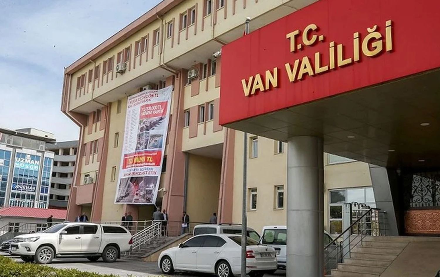Foto: Van Valilik binası 