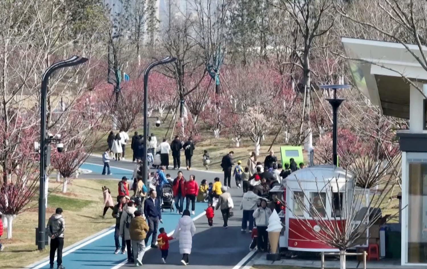 بڕیاری نوێی حکومەتی چین: هاووڵاتییانی 11 وڵاتی ئەورووپی بەبێ ڤیزا دەتوانن بێنە وڵاتەکەمان