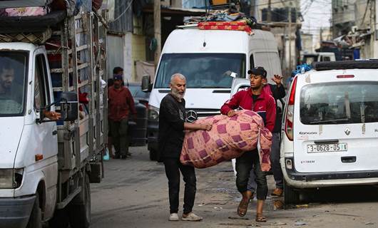 فلسطينيون ينزحون من الأحياء الشرقية لرفح - AFP